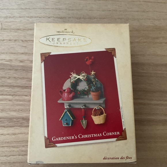 Hallmark Keepsake Ornament, Gardeners Christmas Corner, 2002 - Picture 2 of 7